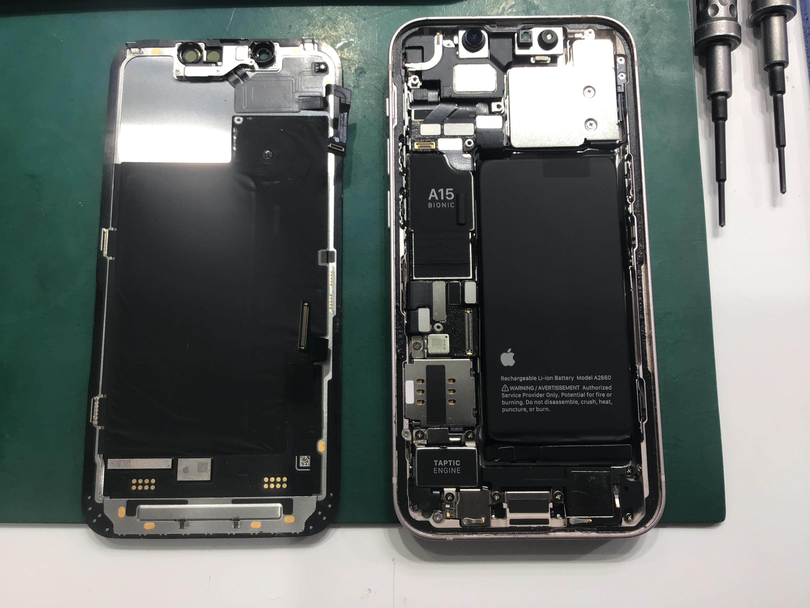 iPhone13 miniの画面交換ならデータをそのまま・最短即日修理のスマホ修理工房秋津店へ！
